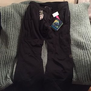 NWT Boulder Gear Women's snow pants - size 16